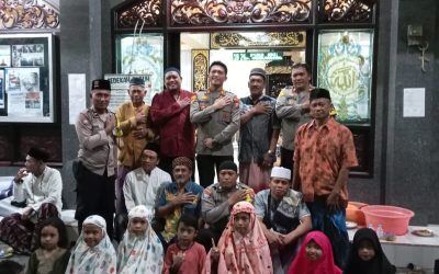 Buka Bersama Jama’ah Masjid Miftahul Jannah, Gresik PPI. Bersama Polsek Bubutan